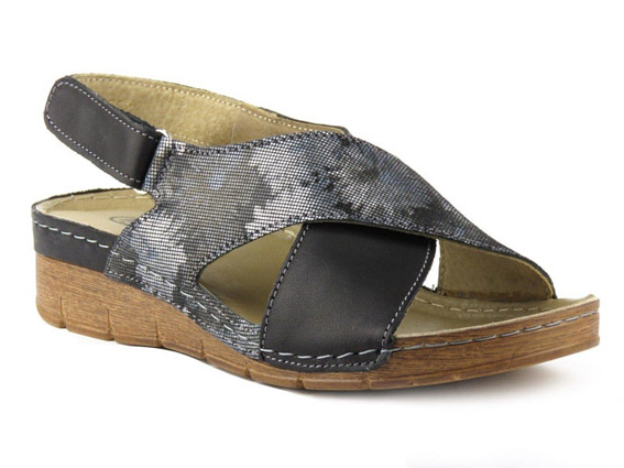 Производитель обуви, мужской и женской детской обуви из натуральной кожи.