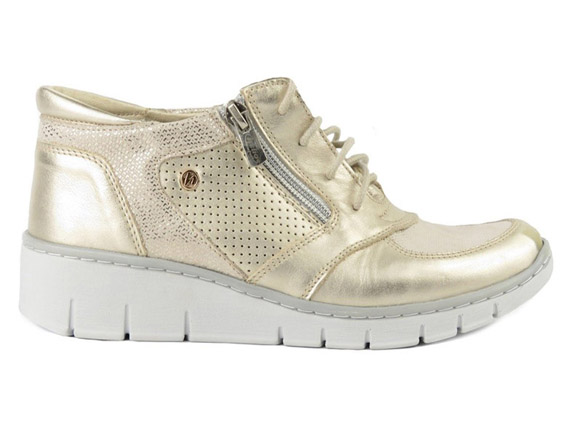 Производитель обуви, мужской и женской детской обуви из натуральной кожи.