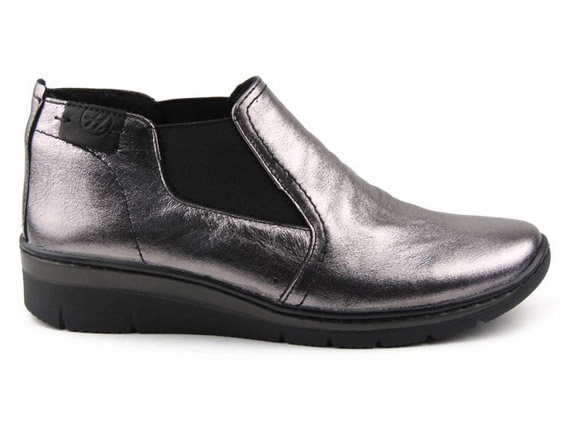 Производитель обуви, мужской и женской детской обуви из натуральной кожи.