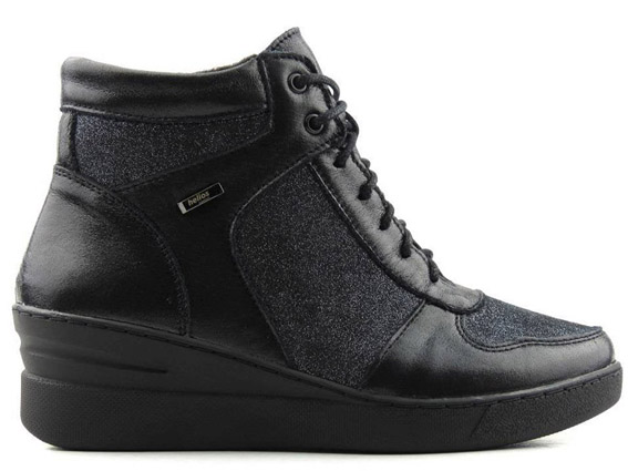 Производитель обуви, мужской и женской детской обуви из натуральной кожи.