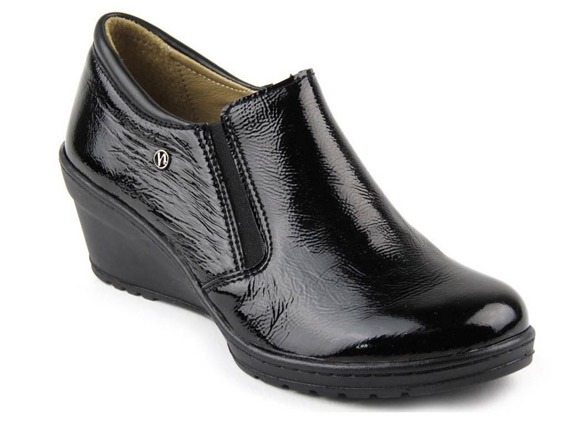 Производитель обуви, мужской и женской детской обуви из натуральной кожи.