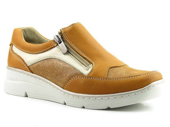 Производитель обуви, мужской и женской детской обуви из натуральной кожи.