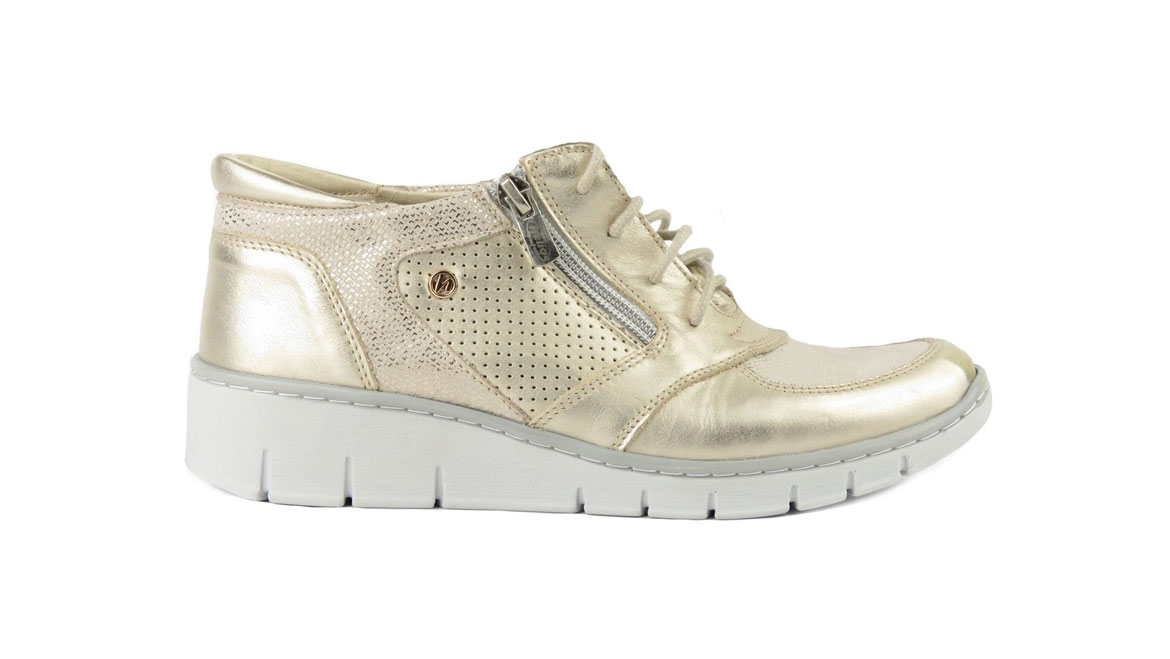 Производитель обуви, мужской и женской детской обуви из натуральной кожи.