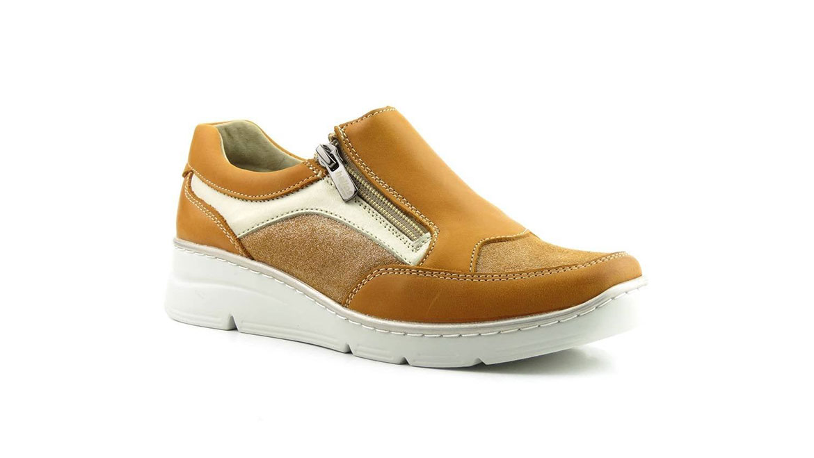 Производитель обуви, мужской и женской детской обуви из натуральной кожи.