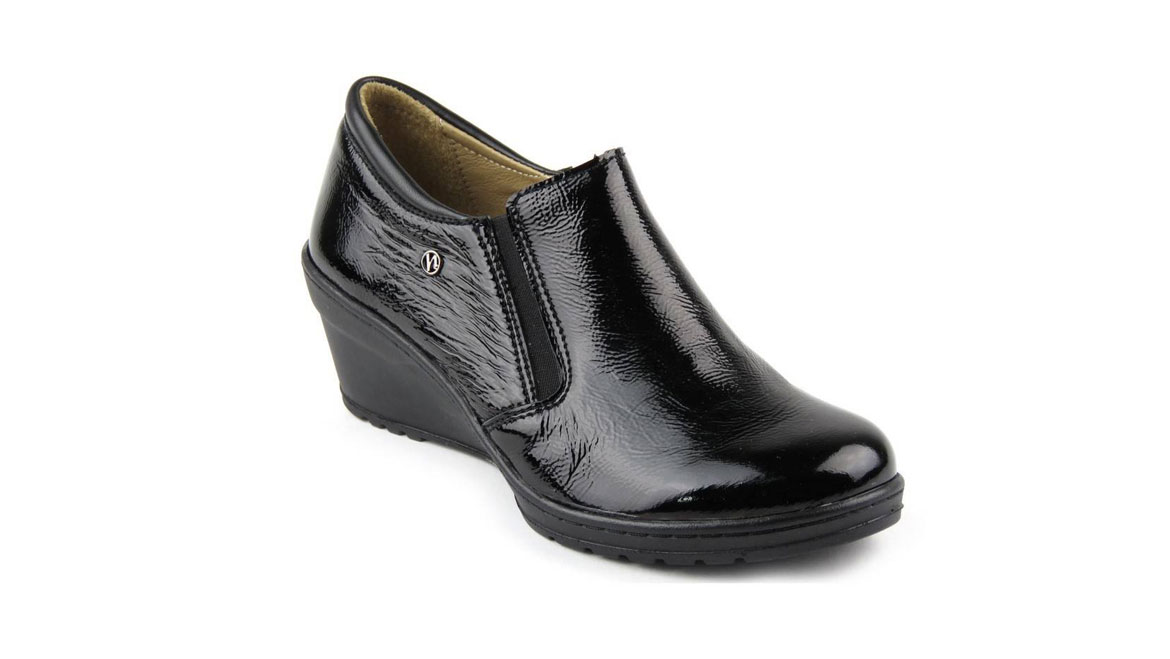 Производитель обуви, мужской и женской детской обуви из натуральной кожи.